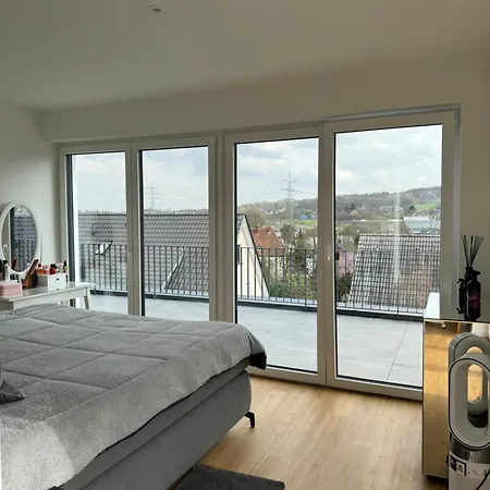 Penthousewohnung Moebliert In Check In 15 Uhr Check Out 11 Uhr