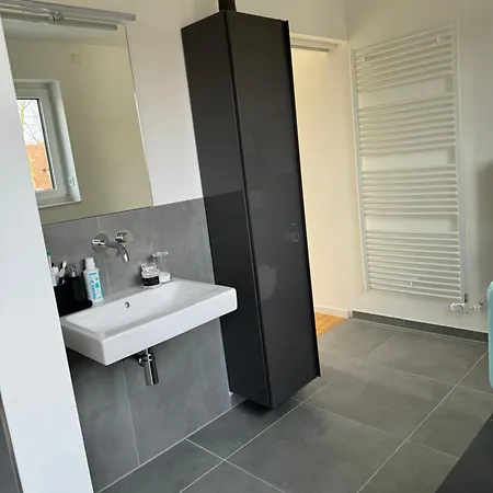 아파트 Penthousewohnung Moebliert In Check In 15 Uhr Check Out 11 Uhr *
