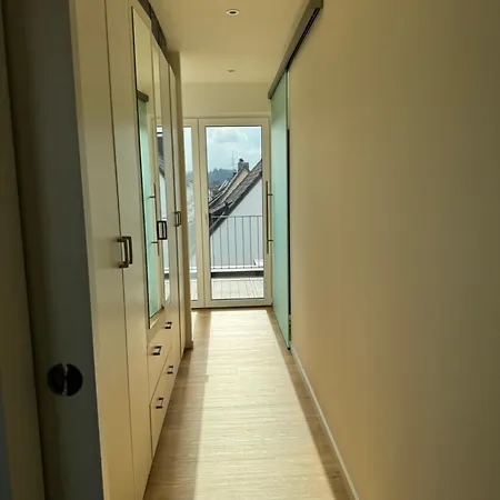 Penthousewohnung Moebliert In Check In 15 Uhr Check Out 11 Uhr